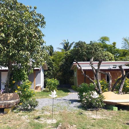 Hotel Baan Hin Sai Suay à Nong Sarai Extérieur photo