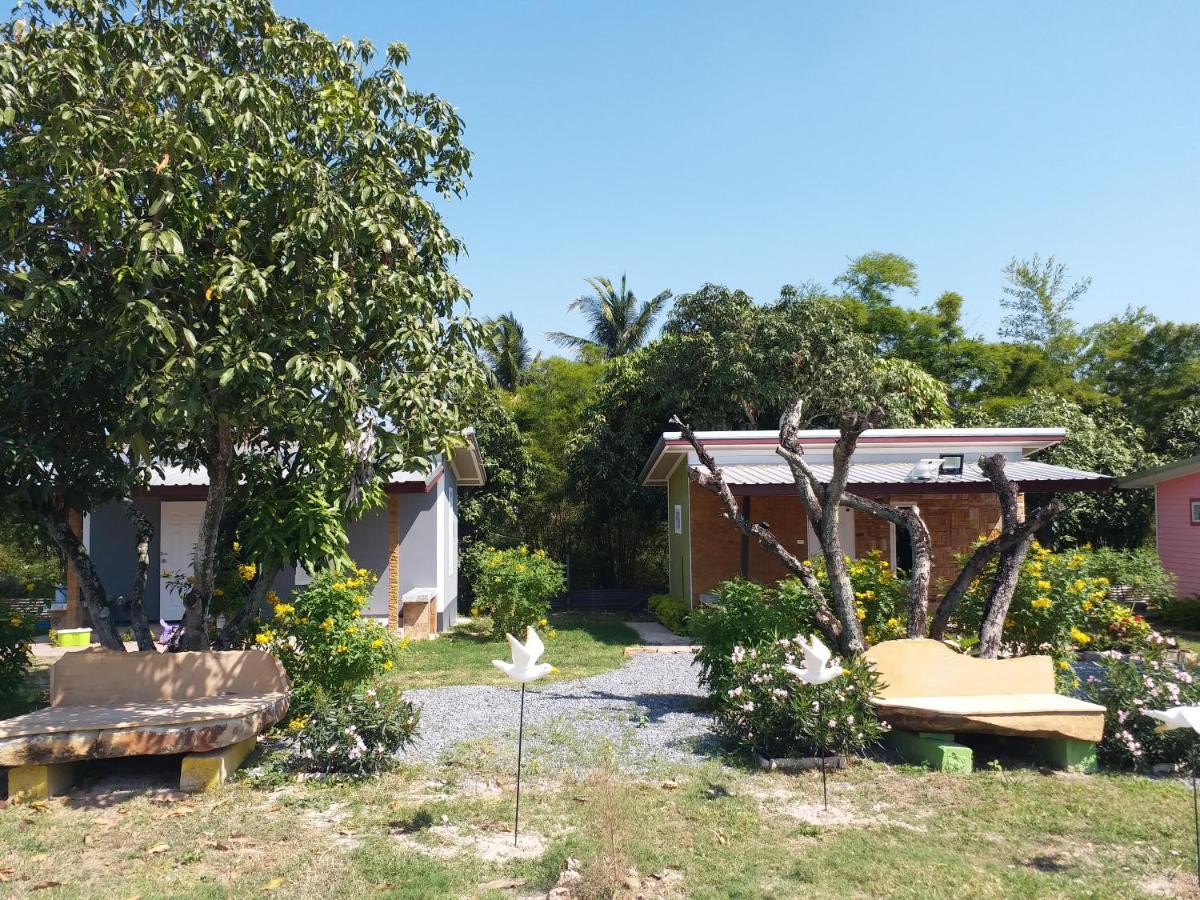 Hotel Baan Hin Sai Suay à Nong Sarai Extérieur photo