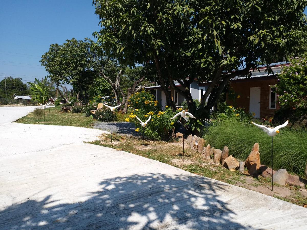 Hotel Baan Hin Sai Suay à Nong Sarai Extérieur photo
